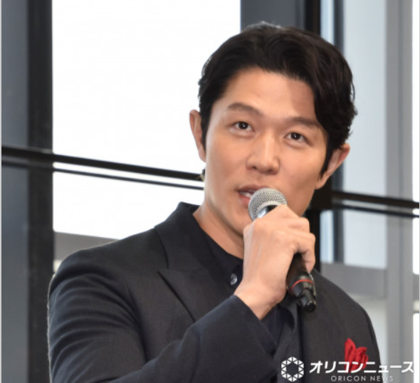鈴木亮平画像